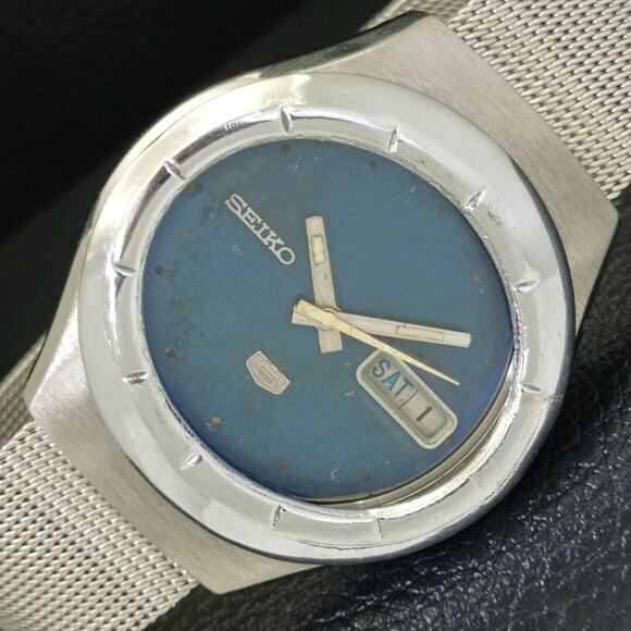 Vintage 1978 Seiko Automatic Mens Silver Watch W/daydate & Blue accents - Picture 1 of 10